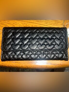 Quilted Heart-Pattern Black Wallet - Sleek Organizer